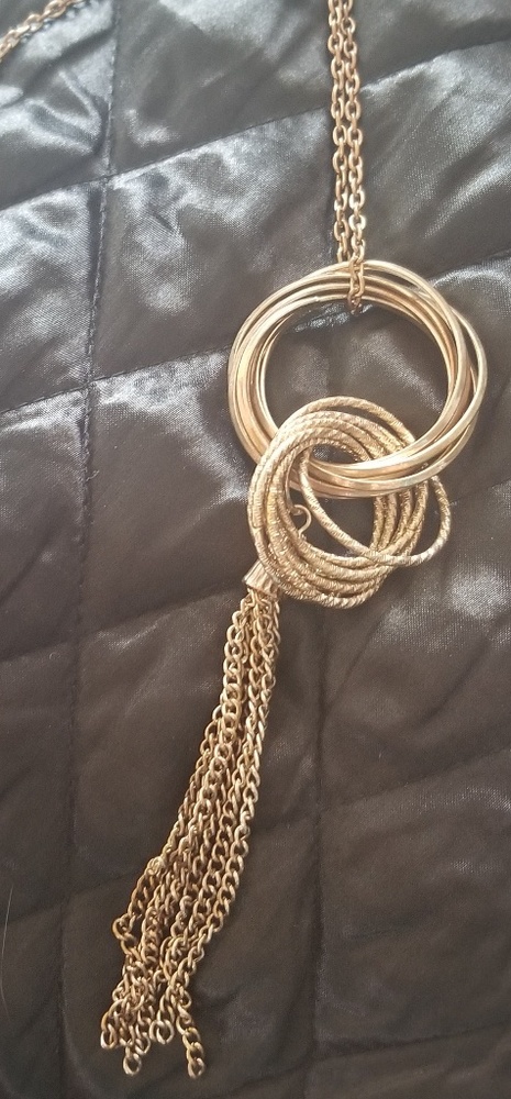 Gold rings and tassel accessory necklace